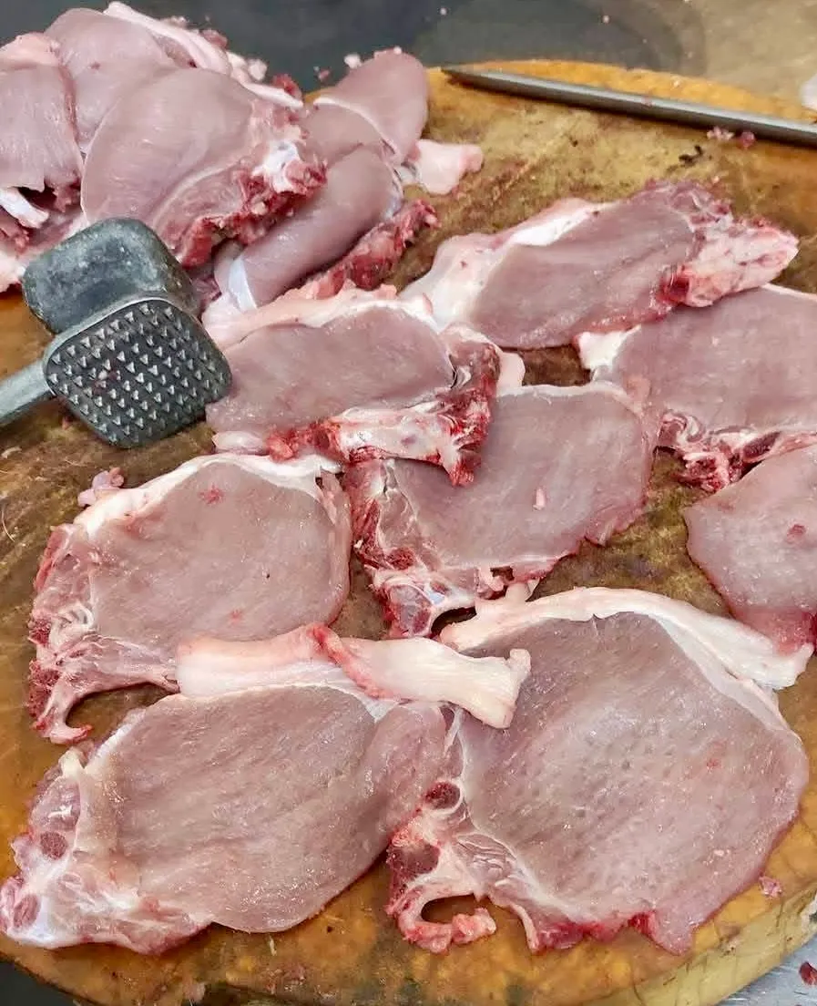 Thịt tươi tại Tiệm Bé Sáu 13